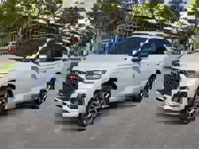New 2025 Audi SQ5 Premium Plus