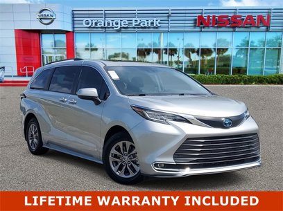 Used 2021 Toyota Sienna XLE