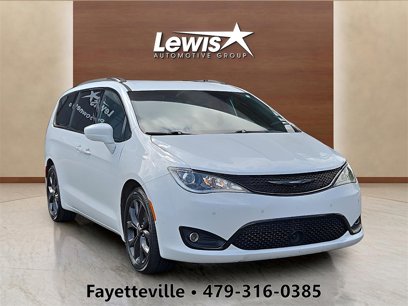 Used 2020 Chrysler Pacifica Touring-L w/ Advanced Safetytec Group