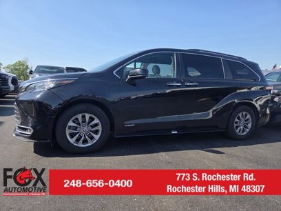 Used 2021 Toyota Sienna XLE