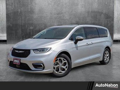 Used 2023 Chrysler Pacifica Limited