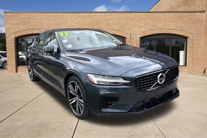 Used 2022 Volvo S60 T8 R-Design Expression w/ Advanced Package