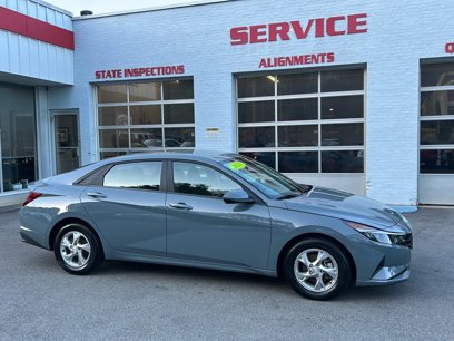 Used 2023 Hyundai Elantra SE w/ Preferred Accessory Package
