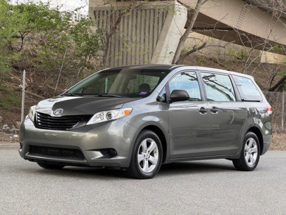 Used 2012 Toyota Sienna