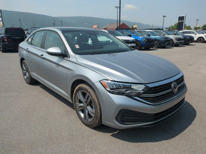 Used 2023 Volkswagen Jetta SE w/ Panoramic Sunroof Package