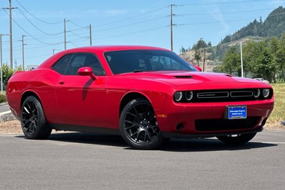 Used 2016 Dodge Challenger SXT