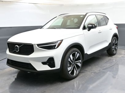 New 2025 Volvo XC40 B5 Plus w/ Protection Package Premier
