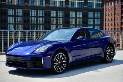 New 2025 Porsche Panamera 4