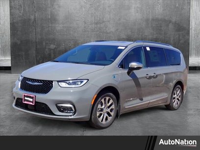 New 2025 Chrysler Pacifica Pinnacle