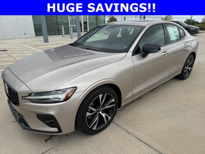 New 2024 Volvo S60 B5 Core w/ Climate Package