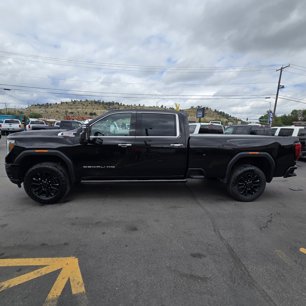 Used 2022 GMC Sierra 3500 Denali w/ Denali Black Diamond Edition