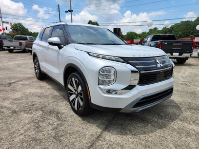 New 2025 Mitsubishi Outlander SE
