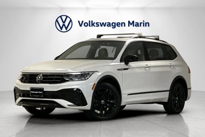 Certified 2022 Volkswagen Tiguan SE R-Line