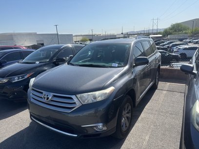 Used 2011 Toyota Highlander SE