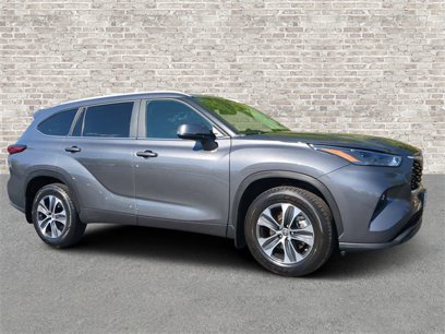 Used 2023 Toyota Highlander XLE