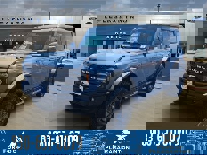 New 2025 Ford Bronco Outer Banks w/ Sasquatch Package