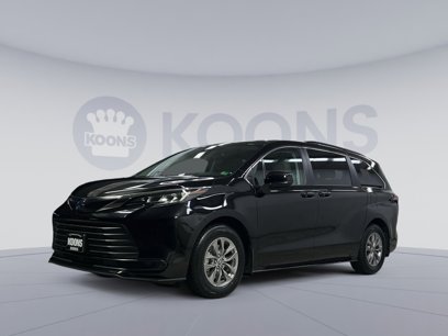 Used 2022 Toyota Sienna LE