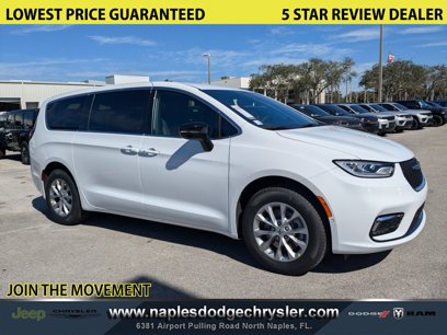 New 2025 Chrysler Pacifica Select
