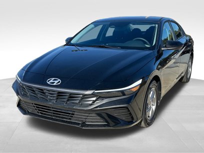New 2025 Hyundai Elantra SE