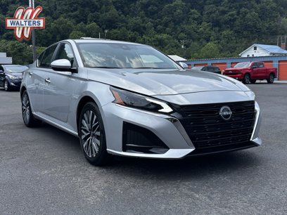 Used 2024 Nissan Altima 2.5 SV