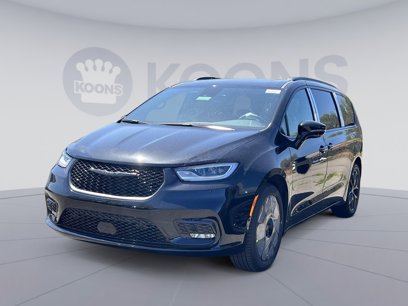 New 2025 Chrysler Pacifica Limited