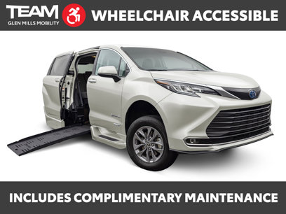 Used 2025 Toyota Sienna XSE