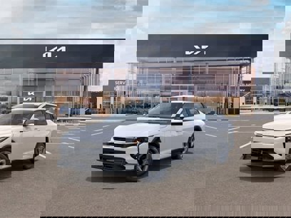 New 2025 Kia K4 LXS