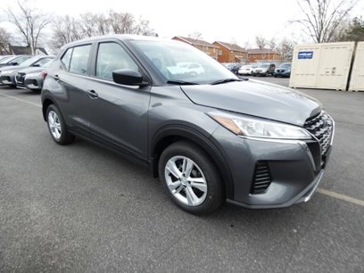 New 2025 Nissan Kicks Play S