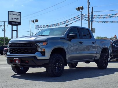 New 2025 Chevrolet Silverado 1500 Custom Trail Boss w/ LPO, Dark Essentials Package