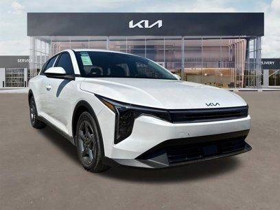 New 2025 Kia K4 LXS