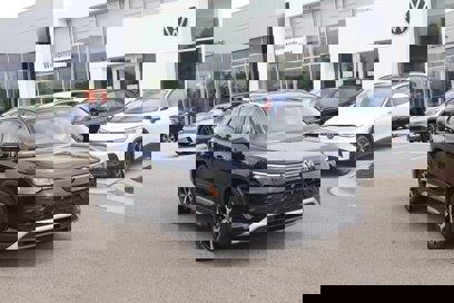 New 2025 Volkswagen Tiguan SE