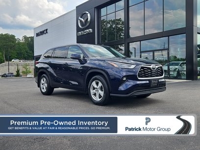 Used 2022 Toyota Highlander LE