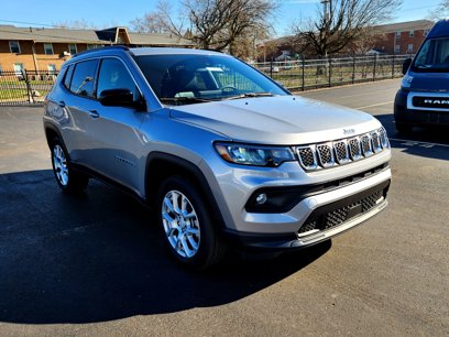 New 2023 Jeep Compass Latitude w/ Sun and Sound Group