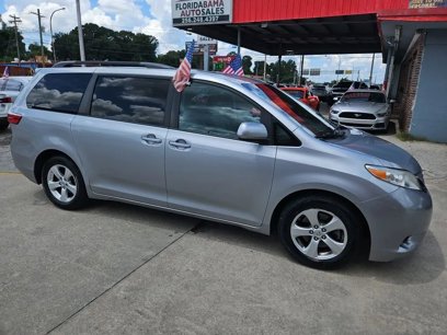 Used 2017 Toyota Sienna LE