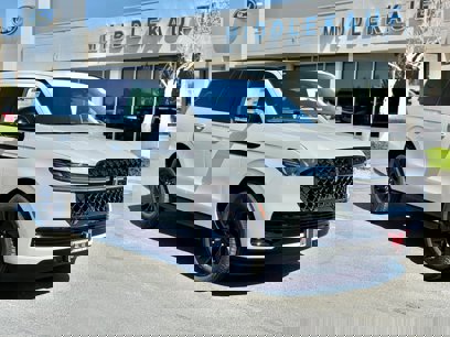 New 2025 Lincoln Navigator Reserve w/ Jet Appearance Package