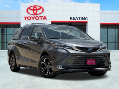 New 2025 Toyota Sienna Platinum