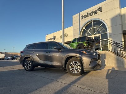 Used 2022 Toyota Highlander XLE