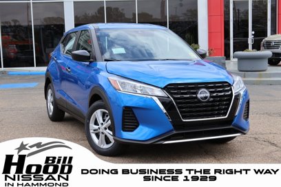 New 2025 Nissan Kicks Play S