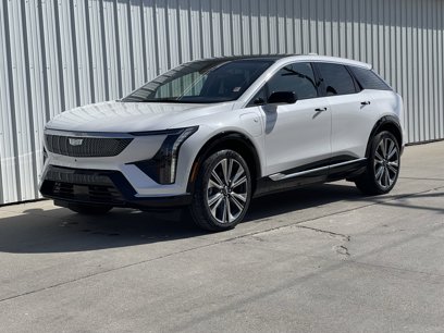 New 2025 Cadillac Optiq Luxury 2