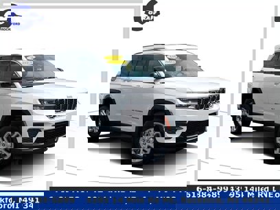 New 2023 Jeep Grand Cherokee Laredo w/ Luxury Tech Group I