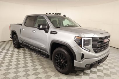 Used 2025 GMC Sierra 1500 Elevation w/ Elevation Premium Package