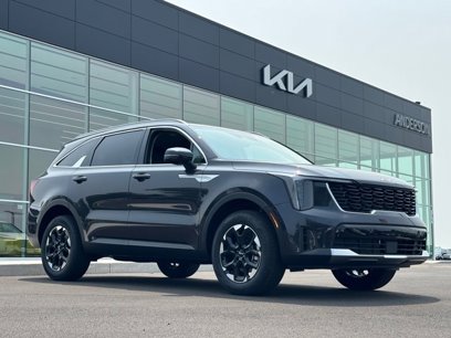 New 2025 Kia Sorento S