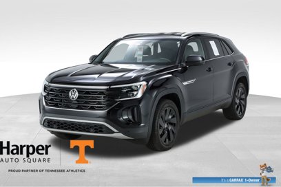 Used 2024 Volkswagen Atlas Cross Sport SE w/ Black Wheel Package