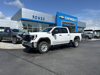 New 2025 GMC Sierra 3500 Pro w/ Convenience Package