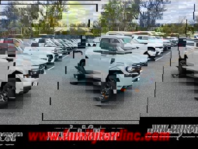 New 2024 Ford Maverick Lariat w/ Tremor Off-Road Package