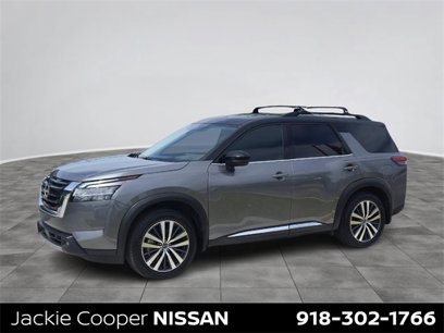 Used 2022 Nissan Pathfinder Platinum w/ Lighting Package (N92)