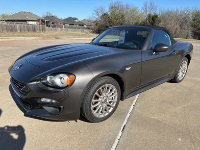 Used 2018 FIAT 124 Spider Classica w/ Technology & Siriusxm Group