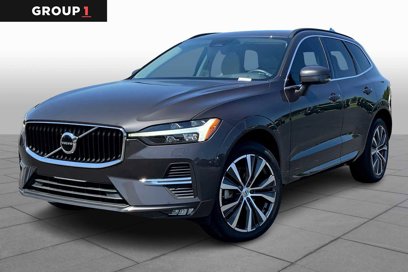 Used 2022 Volvo XC60 B5 Momentum w/ Climate Package