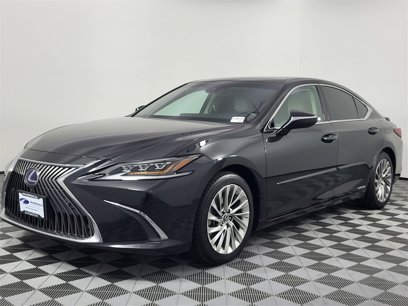 Used 2020 Lexus ES 300h w/ Luxury Package