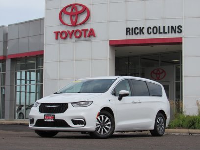 Used 2023 Chrysler Pacifica Touring-L